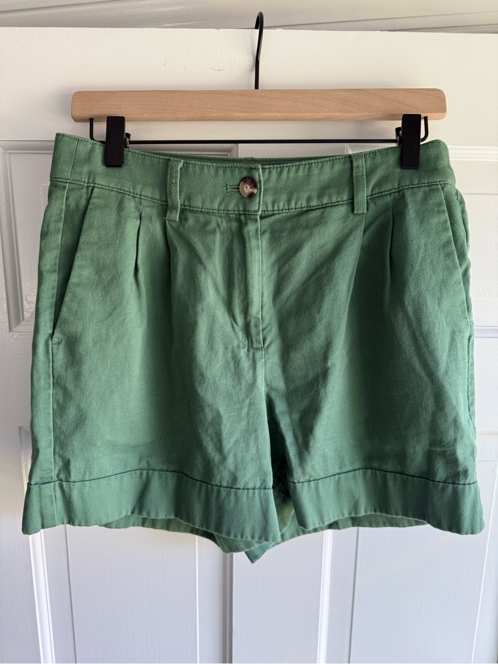J.Crew Green Cotton Chino Shorts Size 2 Pleated Cuffed Summer